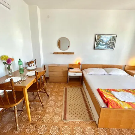 Apartmani Luky Dramalj Exterior foto