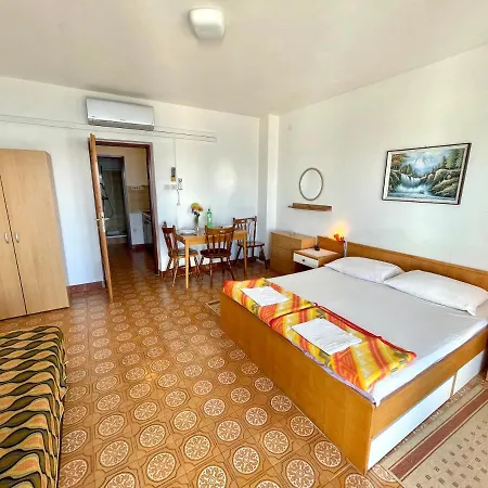 Apartmani Luky Dramalj Exterior foto
