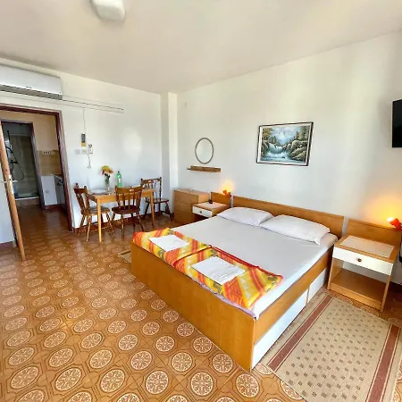 Apartmani Luky Dramalj Exterior foto
